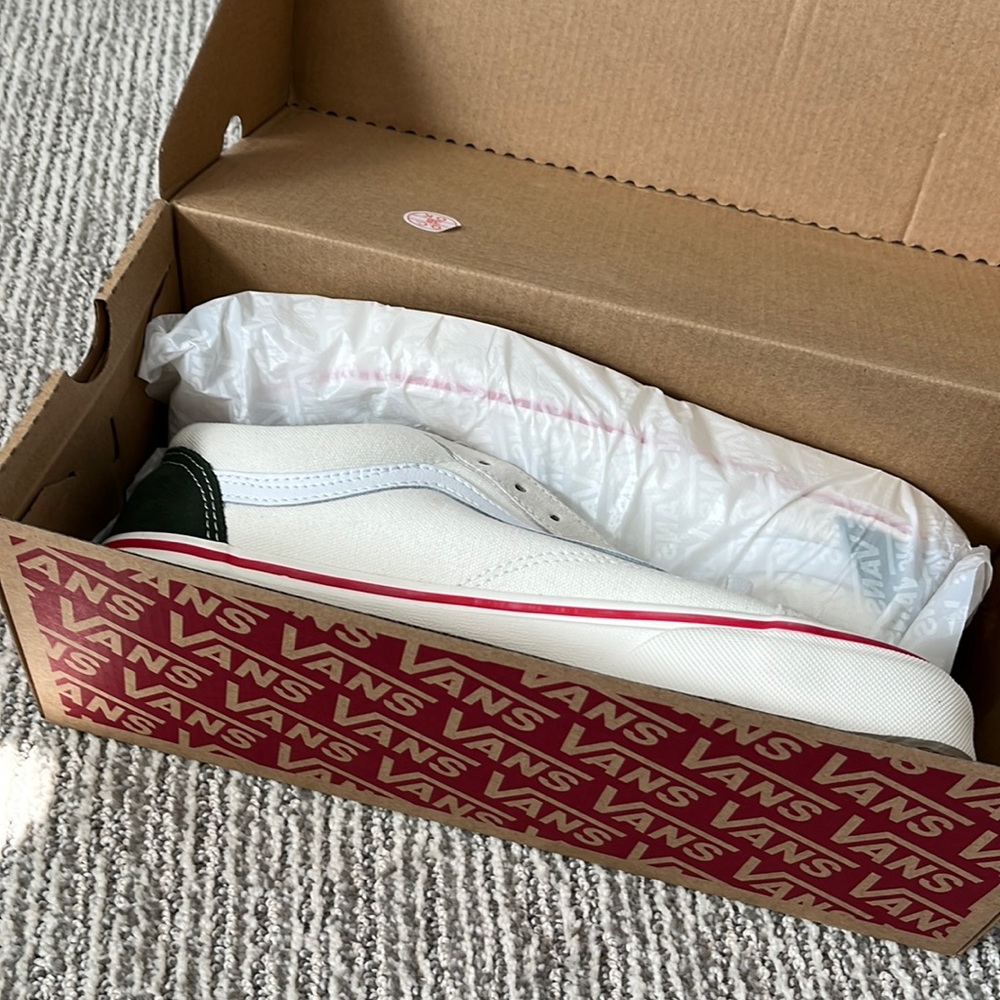 Women’s/Men’s Vans  Style 36